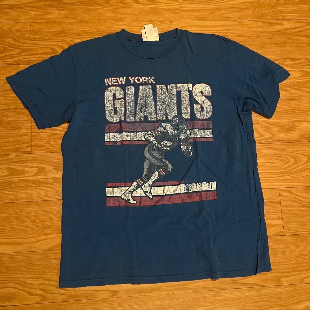 NY football Giants t-shirt tee (faded style)